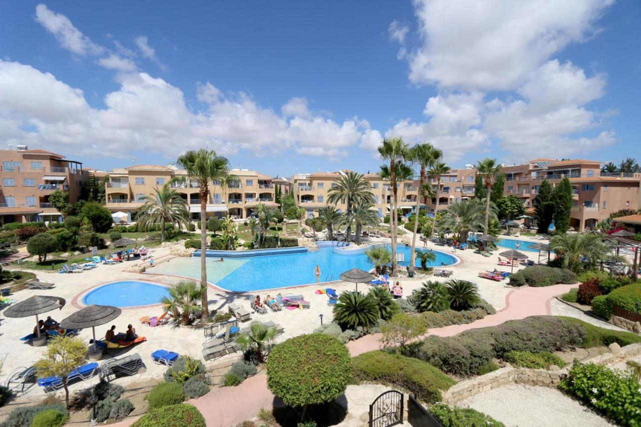 Limnaria Gardens B Apartment Paphos Bagian luar foto